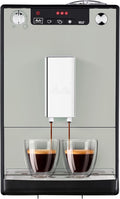 Melitta Solo - Kaffeevollautomat mit höhenverstellbarem Auslauf, kleine Kaffeemaschine mit abnehmbarem Wassertank, für z. B. Espresso oder Café Crème, silber