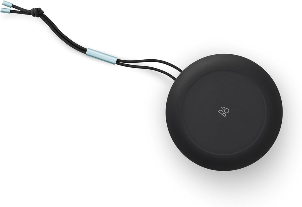 Bang & Olufsen Beosound A1 (2. Gen) – Kabelloser tragbarer IP67 wasserdichter Bluetooth-Lautsprecher mit 360-Grad-Sound, Alexa Voice Assistant & Speakerphone, 18 h Akkulaufzeit - Black Anthracite