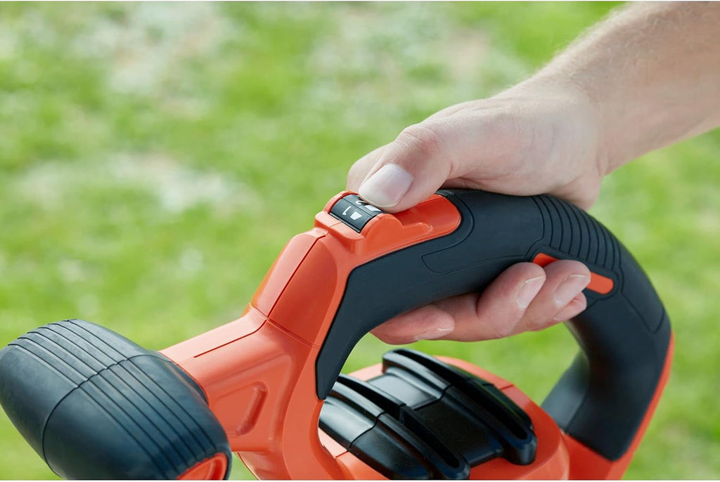 Black+Decker 3-in-1 Elektro-Laubsauger/Laubblser BEBLV301 (3.000 Watt, mit Hcksler + aufsteckbarem Laubrechen, 72l Fangsack-Rucksack - hohe Blasgeschwindigkeit & verstellbare Saugleistung)