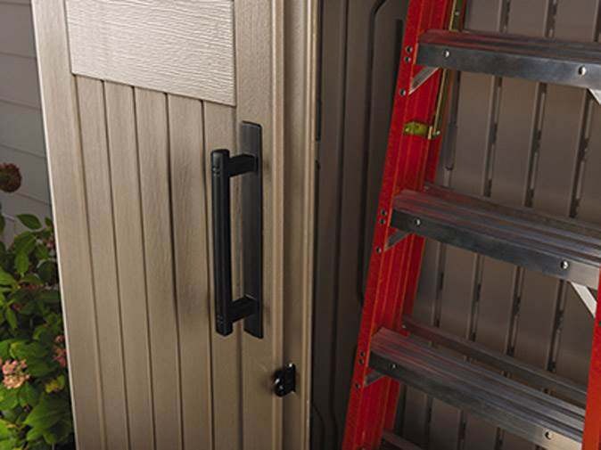 Rubbermaid garden shed, model 2025, 52 cubic feet (approx. 1.47 m³), weatherproof, lockable doors